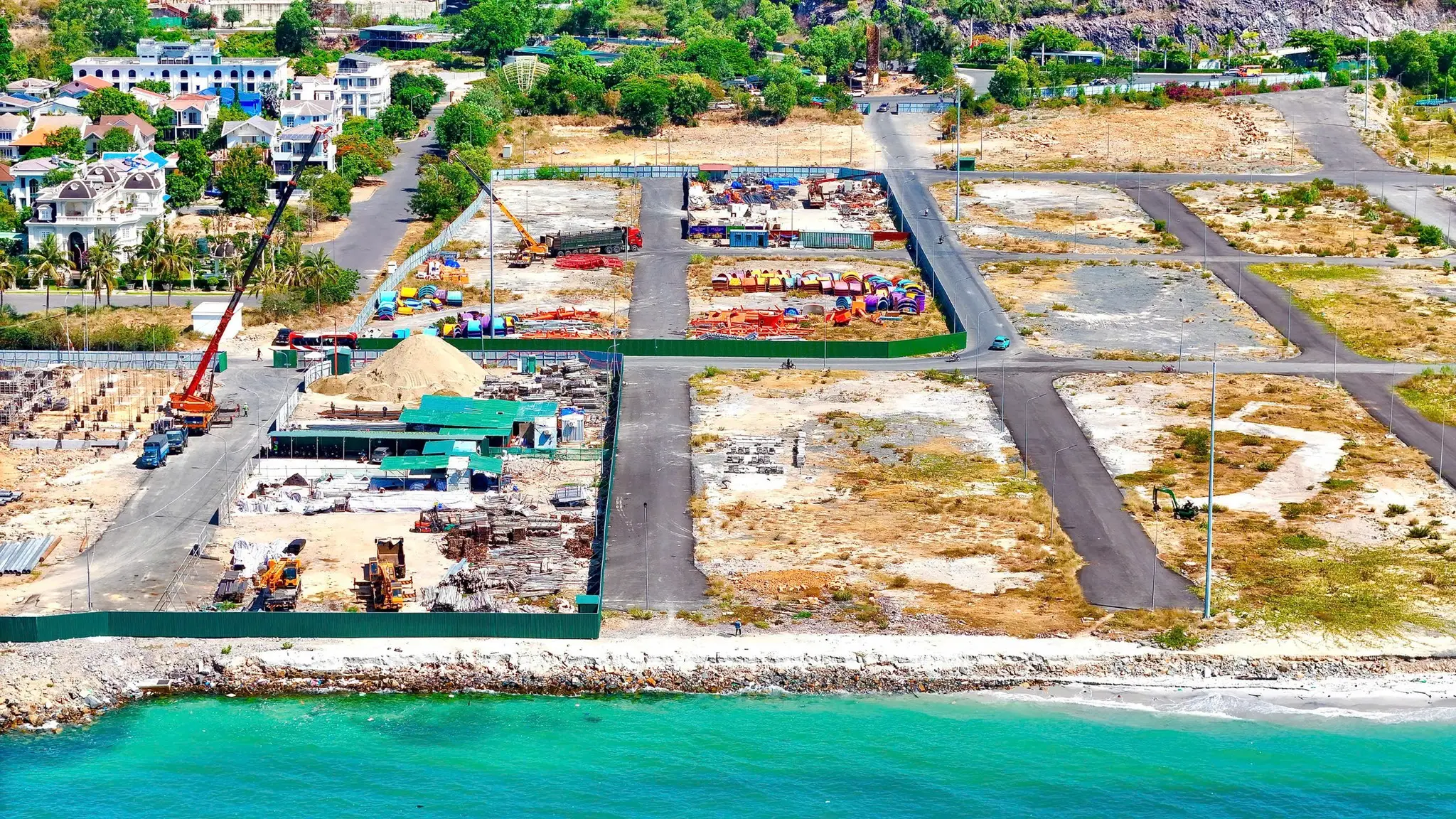 Tiến độ thi công Vinpearl Phú Quý Nha Trang tháng 9/2025